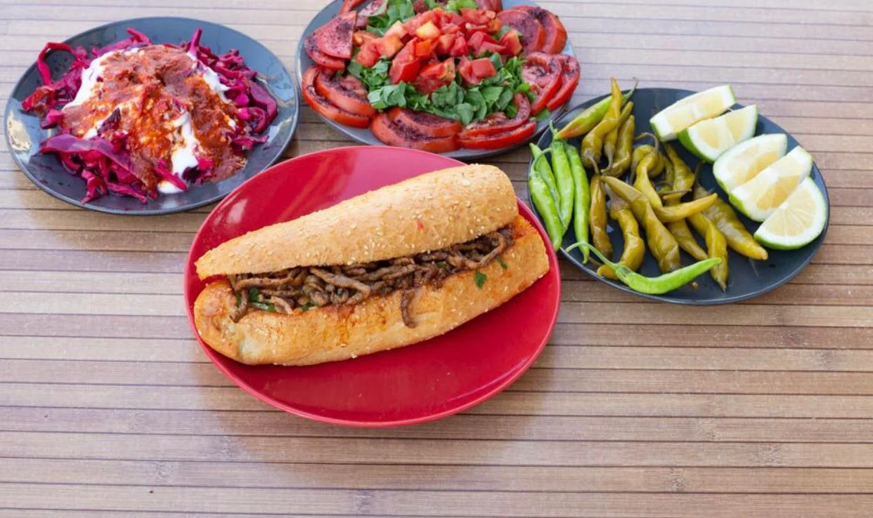 Somun Ekmek Arası Biftek Tantuni