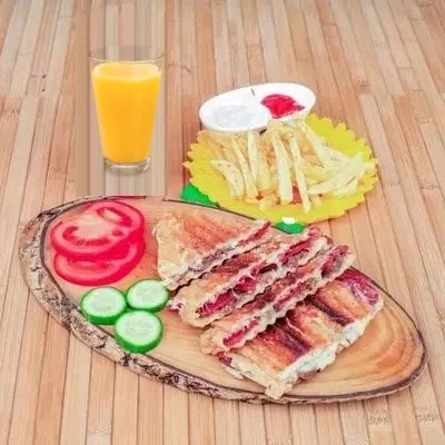 Yarım Ekmek Arası Yengen Tost Menü