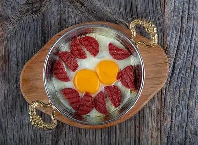 Sucuklu Yumurta