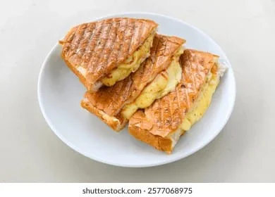 Sandviç Ekmeğine Kaşarlı Tost