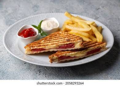 Sandviç Ekmeğine Karışık Tost
