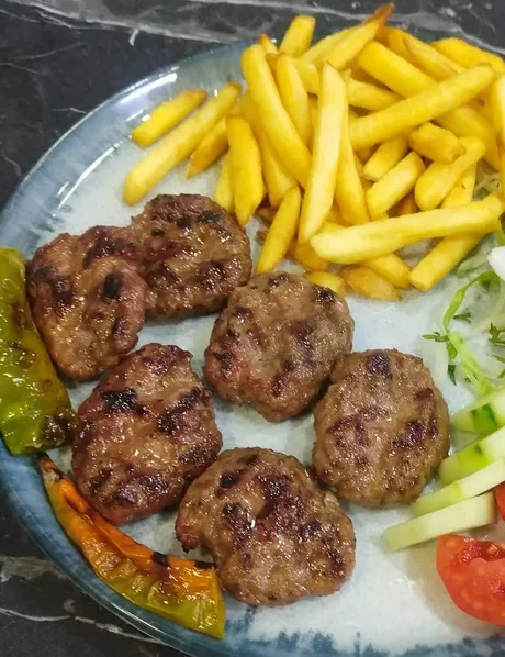 Izgara Köfte & Patates Menü