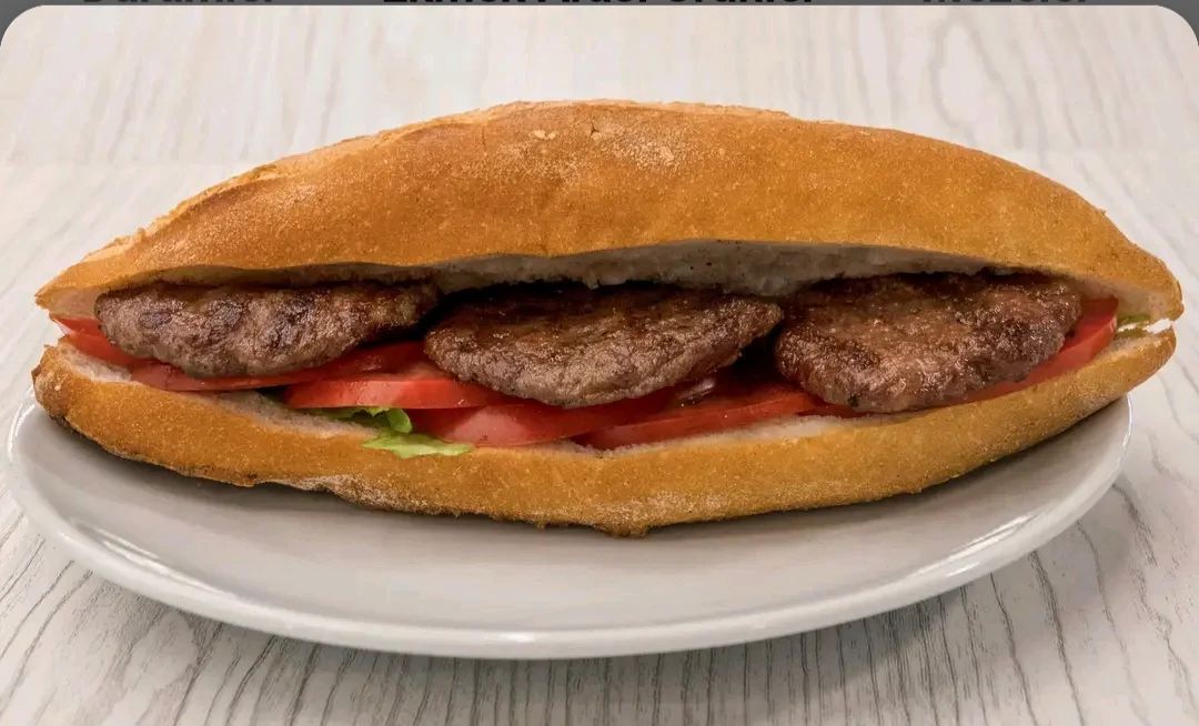 Ekmek Arası Köfte
