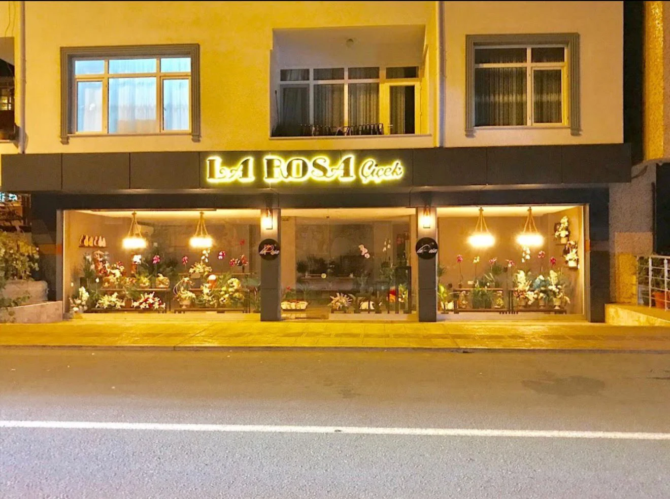 LA ROSA ÇİÇEKÇİLİK