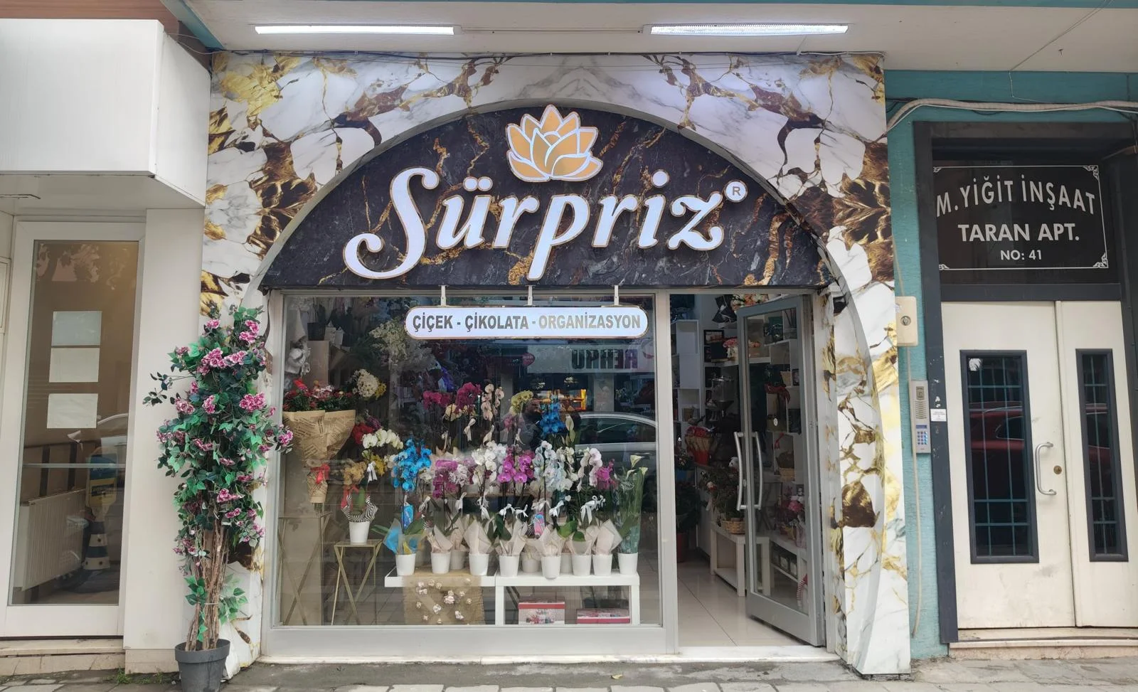 Sürpriz Çiçek